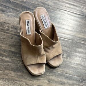 Steve Madden Tan Wedges